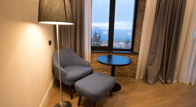 Двухместный люкс Отель Holiday Inn Telavi, an IHG Hotel