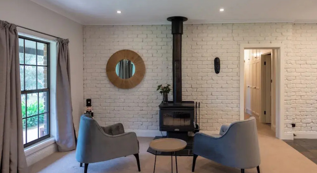 Furche Barossa Vineyard & Fireplace, Book Villa Tanunda 