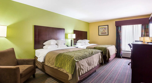 Четырёхместный номер Standard Super 8 by Wyndham Alexandria LA