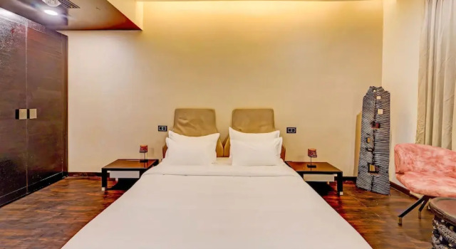RG Suites Slate, Забронировать Отель Отели Ченнаи с парковкой, рядом с Connemara Public Library, Парковка