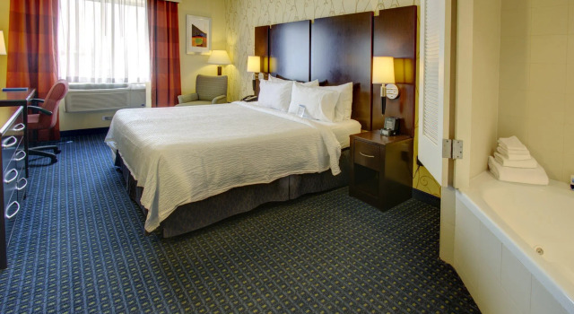 Fairfield Inn & Suites by Marriott New York Long Island City/Manhattan View, Забронировать Отель Отели Куинс 3 звезды, рядом с 33-я улица - Росон-стрит (линия ИРТ Флашинг), 3*