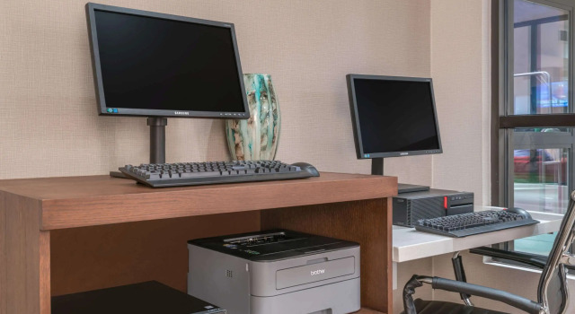 Ramada by Wyndham Minneapolis Golden Valley