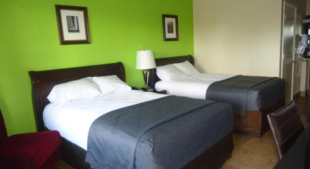 Четырёхместный номер Standard Flamingo Motel