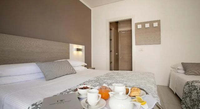 Трёхместный номер Standard с частичным видом на море Hotel Imperial Palace