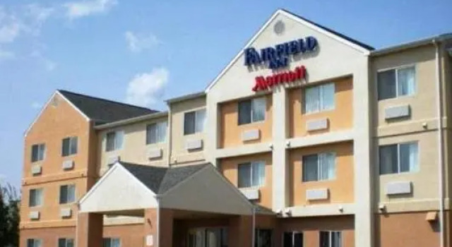 Одноместный люкс c 1 комнатой AmericInn by Wyndham Duluth