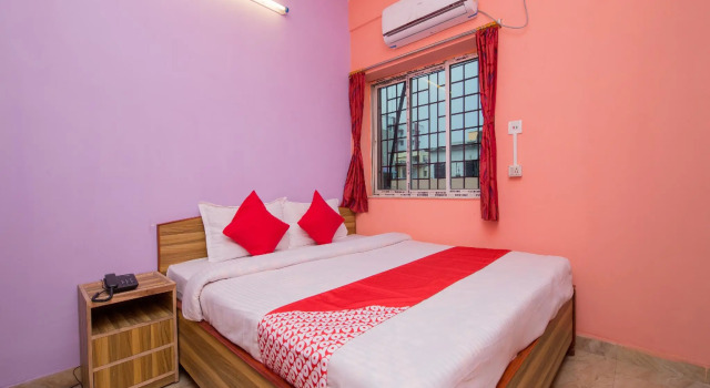 OYO 10880 Silver Inn, Boek Hotel Hotels in Jādabpur met parkeren, Parkeren
