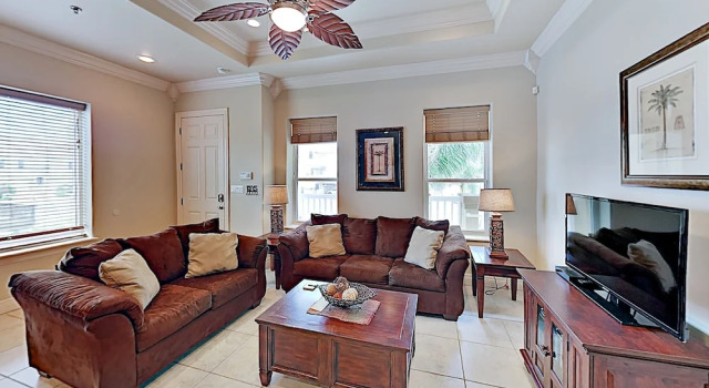 Prime Island Escape W/ Pool - Steps To The Sand! 2 Bedroom Condo, Varaa Lomakoti Hotellit Padre Island uima-altaalla, Uima-allas