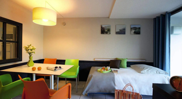 Residence Vacances Bleues Lou Castel, Prenota Hotel Berrias-et-Casteljau 