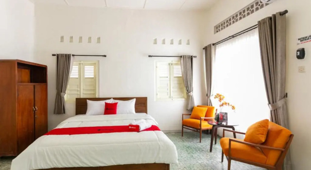 Полулюкс RedDoorz Syariah near Titik Nol Yogyakarta