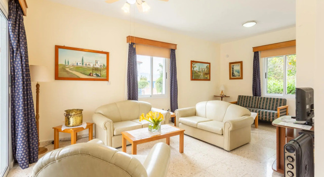 Sun Beach Villa Large Private Pool Walk to Beach A C Wifi Car Not Required - 2145