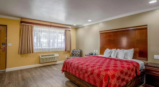 Номер Standard Motel 6 Carlsbad, CA - North Near Legoland