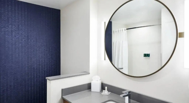 Четырёхместный люкс Fairfield Inn & Suites by Marriott Sheboygan
