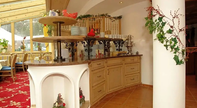 Hotel Garni Monte Bianco, Rezerwuj Hotel Hotele w Tyrol z parkingiem, Parking