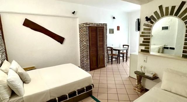Cyclades Hotel, Prenota Hotel Finikas Syros
