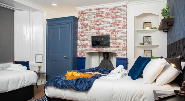 6 Bedroom City Centre Townhouse, Varaa Lomakoti Canterbury Kent