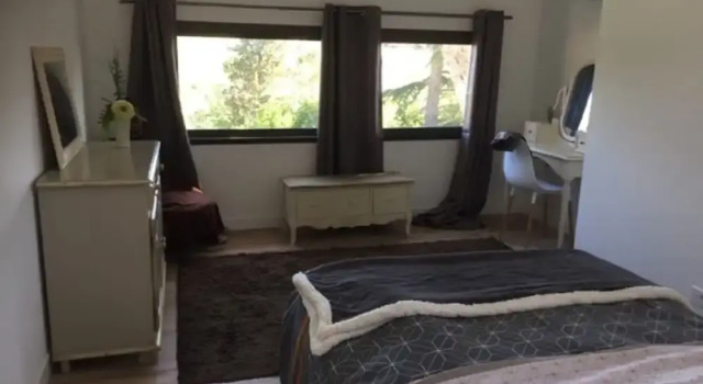 Lavish Holiday Home in Frejus With Private Swimming Pool, Забронировать Отель Фрежюс Var coast