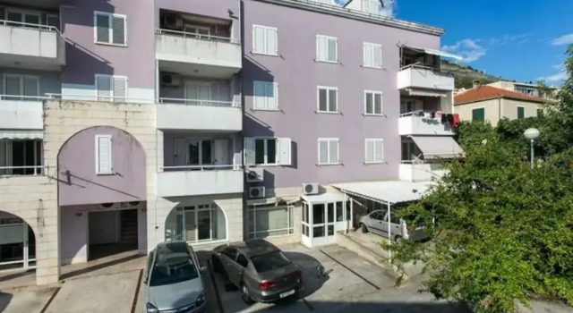 Apartment Dupcic - Two Bedroom Apartment With Balcony