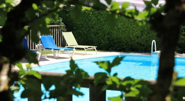 Люкс Logis Hotels- Auberge de la Tour - Hôtel et restaurant