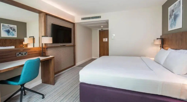 Двухместный номер Premium Courtyard by Marriott London Gatwick Airport