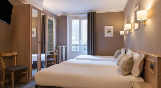 Трёхместный номер Standard Paris France Hotel