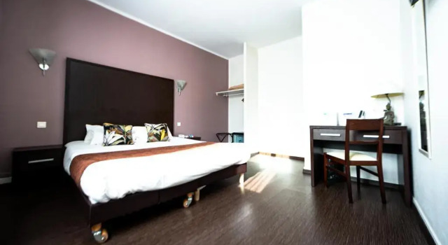 Номер Comfort Brit Hotel Confort Auclair