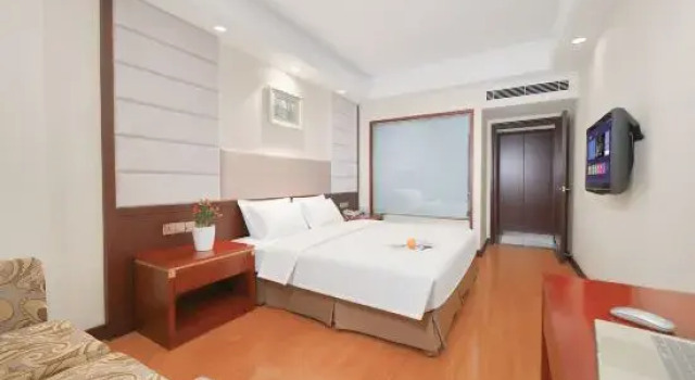 Люкс Riverside International Hotel