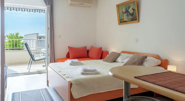 Студия с балконом и с видом на город Studio With Sea View for 2-3people by the Water