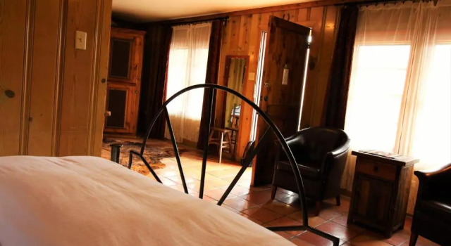 Standard Neljän hengen huone The Maverick Inn