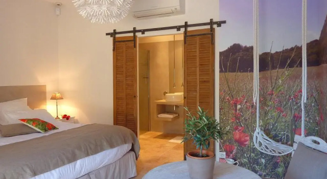 Les Mazets du Luberon, Book Hotel Hoteller i Puget med parkering, Parkering