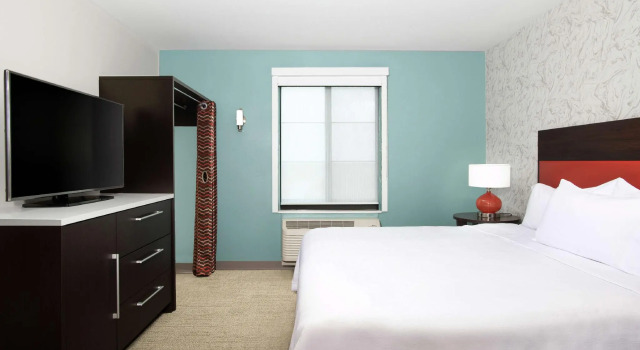 Четырёхместная студия Home2 Suites by Hilton Long Island Brookhaven
