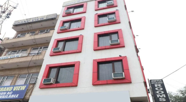 OYO 28646 Hotel Golden Heart