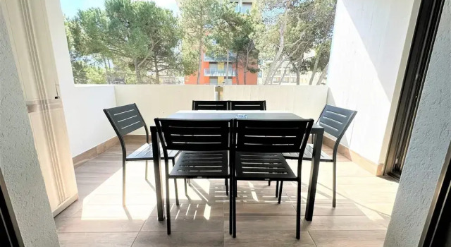 Апартаменты Stylish Bibione Flat With Pool Access