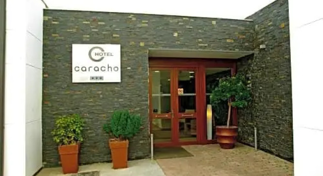 Hotel Restaurante Caracho, Book Hotel Hoteller i La Ribera Navarra med parkering, Parkering