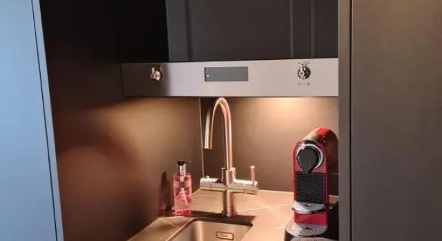 Canal view suite, Забронировать Отель СПА-отели Амстердама, рядом с Музей фотографии "Марсельский Дом", SPA-услуги