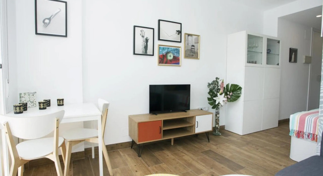 Lovely Quiet & Center Sea Views, Забронировать Апартаменты/квартира Апартаменты Торремолинос, рядом с Парафия Архангела Михаила, Апартаменты/квартира