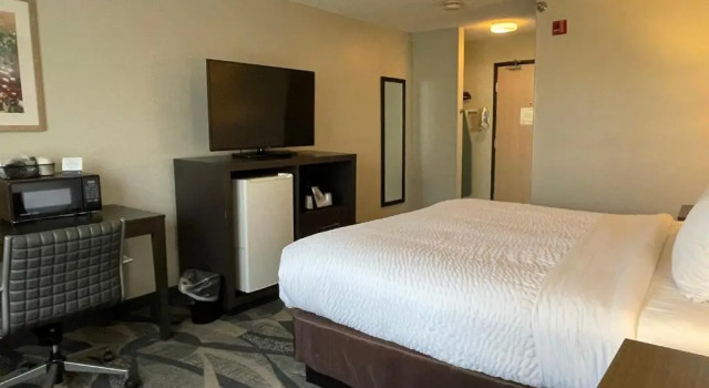 Номер Standard Clarion Pointe Fairborn near Wright Patterson AFB