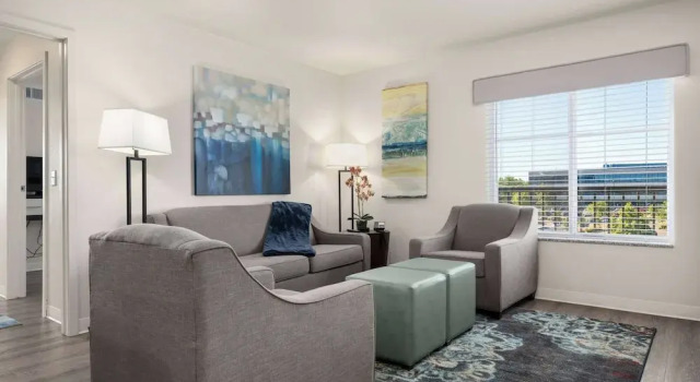 Люкс с 2 комнатами с балконом WaterWalk Extended Stay by Wyndham Minneapolis - Plymouth