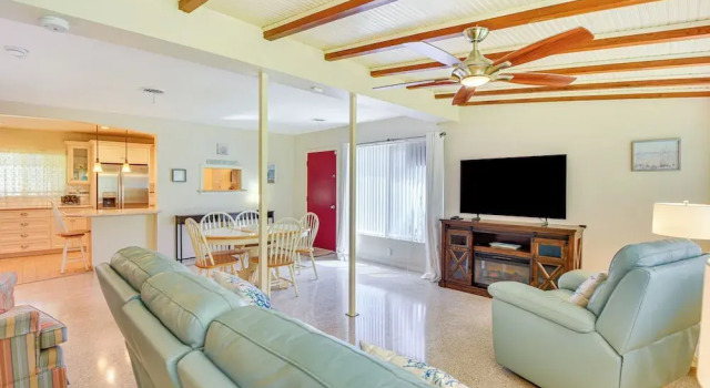 Mins From Anna Maria Island: Bright Home w/ Pool!