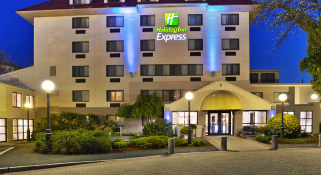 Двухместный люкс Holiday Inn Express Boston-Waltham by IHG