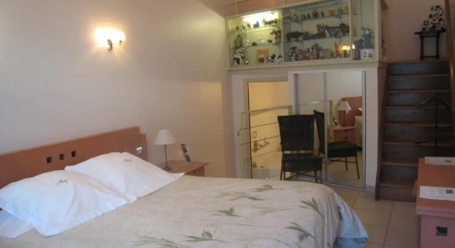 Hôtel Le Manoir aux Vaches, Book Hotel Yvetot 