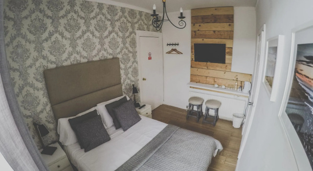 Antique House B&B, Забронировать Отель «постель и завтрак» Портраш Графство Антрим, рядом с Пляж Ист-Стрэнд в Портраше