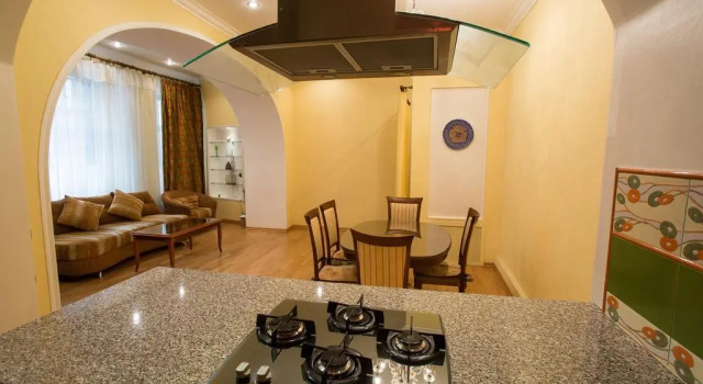 Bergus Apartments Near Admiralteyskaya, Забронировать Апартаменты/квартира Отели Санкт-Петербурга с парковкой, рядом с Станция метро «Сенная Площадь», Парковка