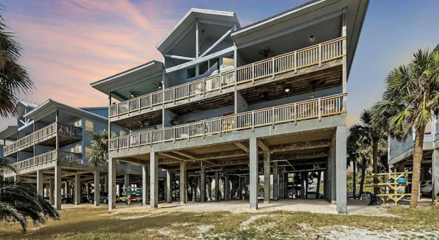 Beach & Pool Access at Condo on Cedar Key!