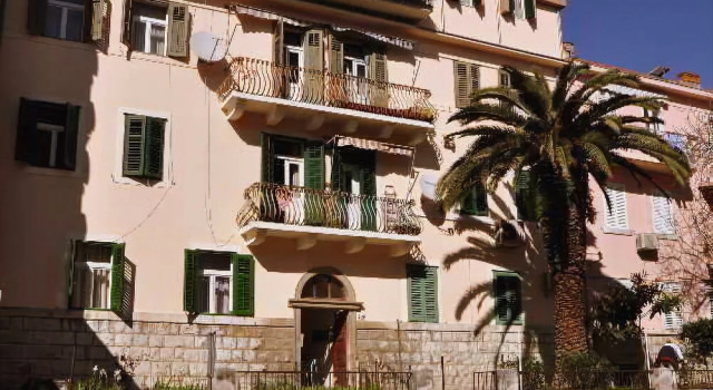 Dario, Prenota Hotel Splitska 
