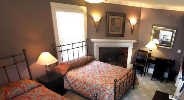 Четырёхместный номер Standard Longwood Inn