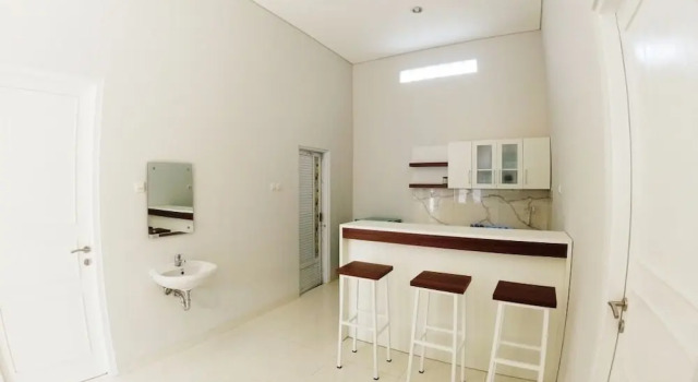 Коттедж Deluxe с балконом Omah Bondi Family Homestay by FH Stay