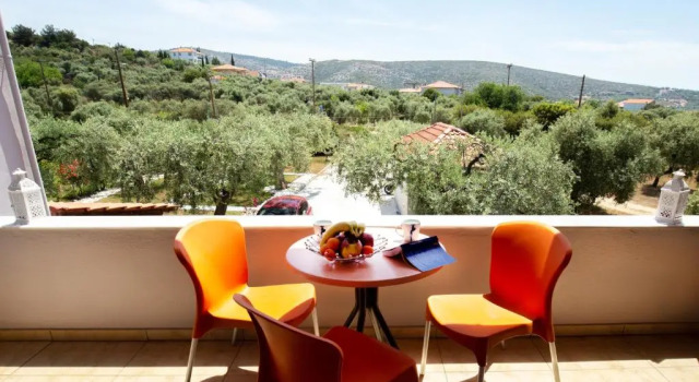 Апартаменты Studios River - Potos Escape with Pool and Views