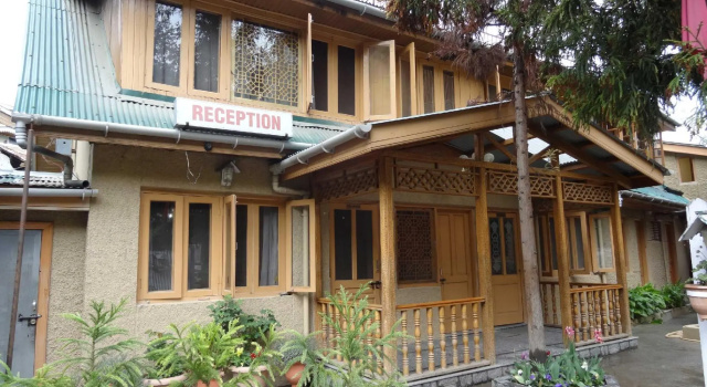 Madhuban, Забронировать Отель Сринагар Jammu & Kashmir Ski