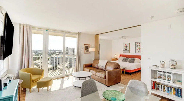 Fort Myers Beach Studio w/ Balcony & Views!, Забронировать Апартаменты/квартира Отели Fort Myers Area с парковкой, Парковка