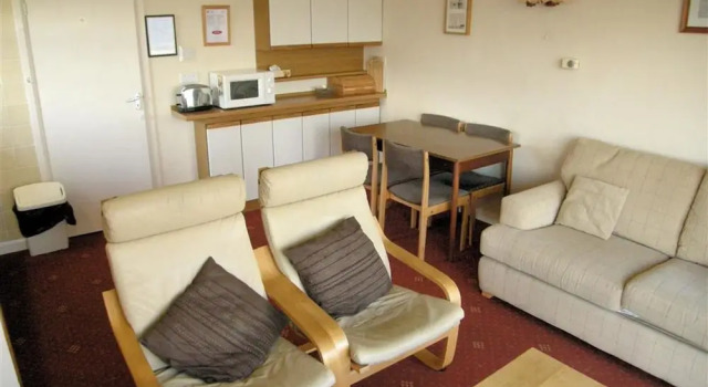 Strandways Court 4